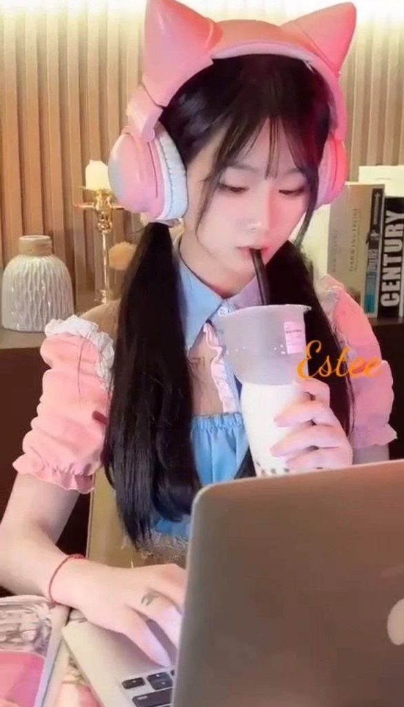 ♏ ️ Estee ♍ ️英國繆斯英國高端留學生，最美校花9902 作者:英国缪斯 帖子ID:5802 